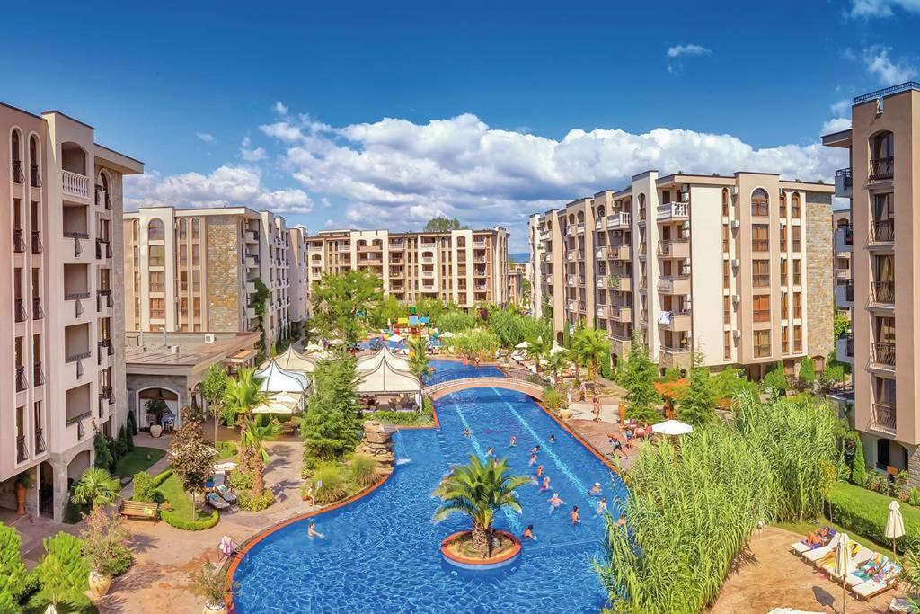 Cascadas Family Resort - Private Apartment - Bsr Pantai Sunny Bagian luar foto