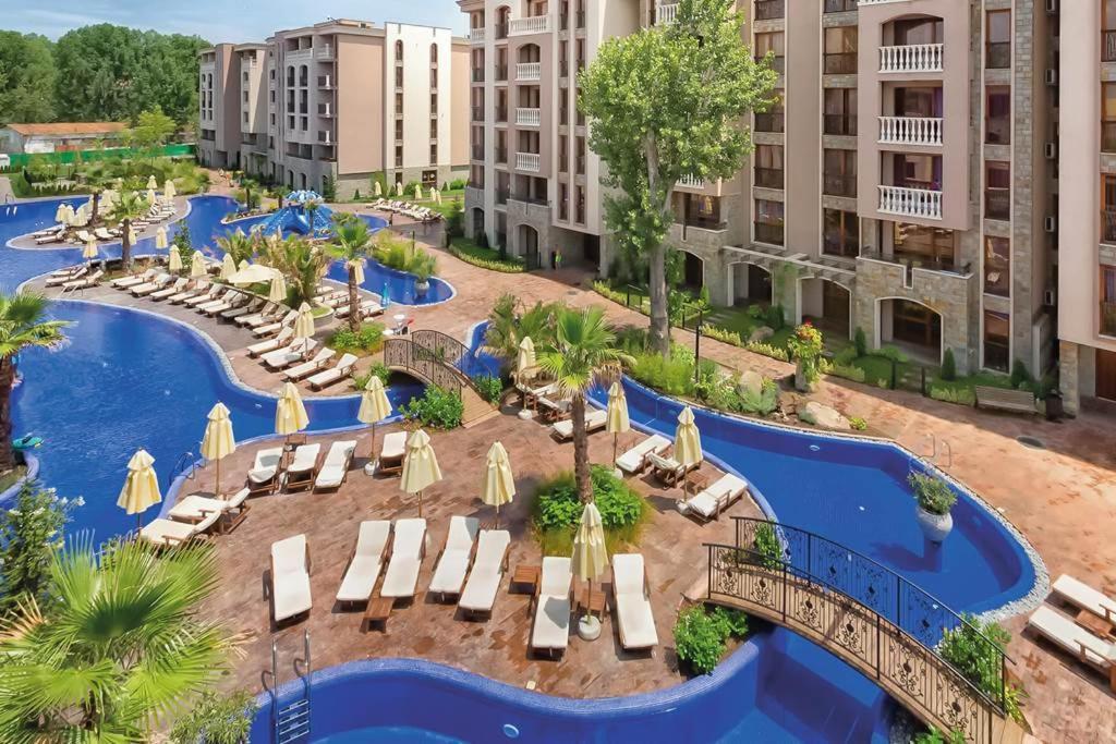 Cascadas Family Resort - Private Apartment - Bsr Pantai Sunny Bagian luar foto